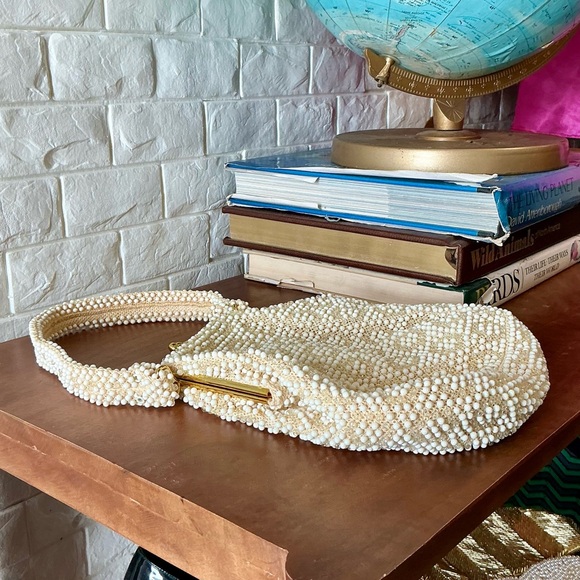 Vintage 1950s Corde Beade Ecru Ornately Circle Patterned Pearl-Like Beaded Bag - Picture 7 of 16